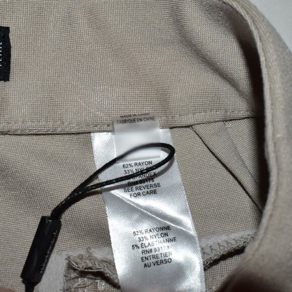 T Tahari Straight Leg Stretch Mid-Rise Ponte Pintuck Pants Size 4P - Picture 13 of 13